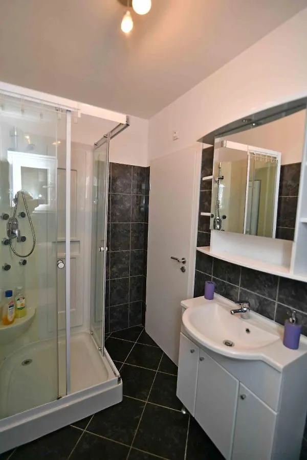 Apartment Apartmani Daka Donji Rukavac
